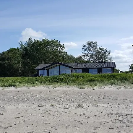 Hébergement de vacances Luxury Beachfront With Seaview *
