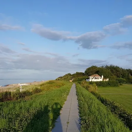 Luxury Beachfront With Seaview Hébergement de vacances *